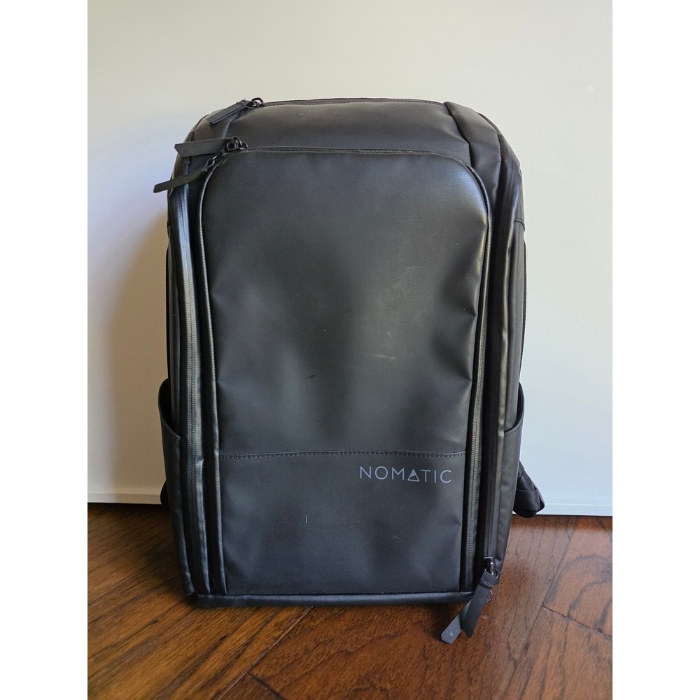 NOMATIC Backpack 20L Black - Expandable Tech Laptop Bag w/ Key Leash
